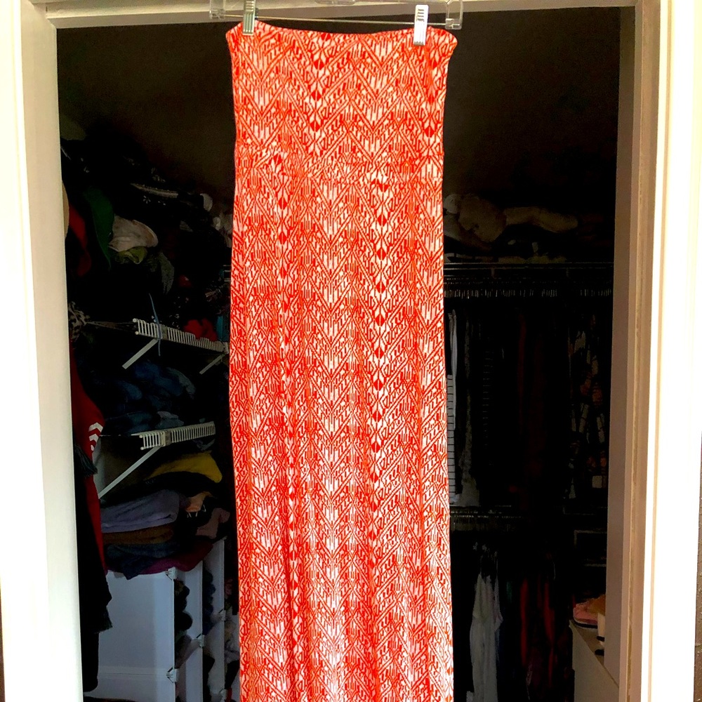 New with tags!! Old Navy strapless maxi dress size Small!